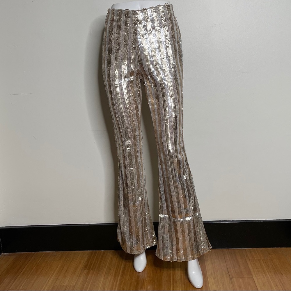 NWT Forever21 silver/gold sequin flare pants. M